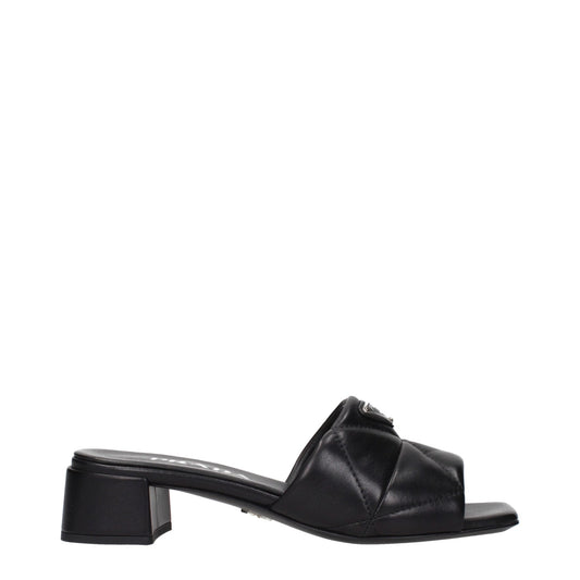 Prada Black Leather Flat Sandals – EU35.5/US5.5 par Prada | Disponible sur Sandy Store ByNet