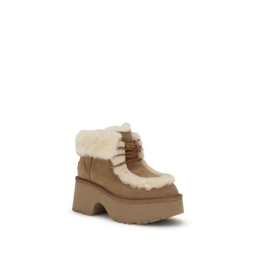 UGG Classic Esmee Ankle Boots – EU40/US10 par UGG | Disponible sur Sandy Store ByNet
